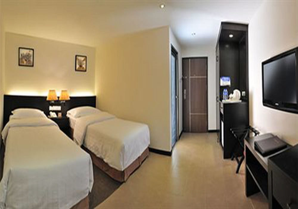 E-Red Hotel Bandar Perda Bukit Mertajam Eksteriør billede
