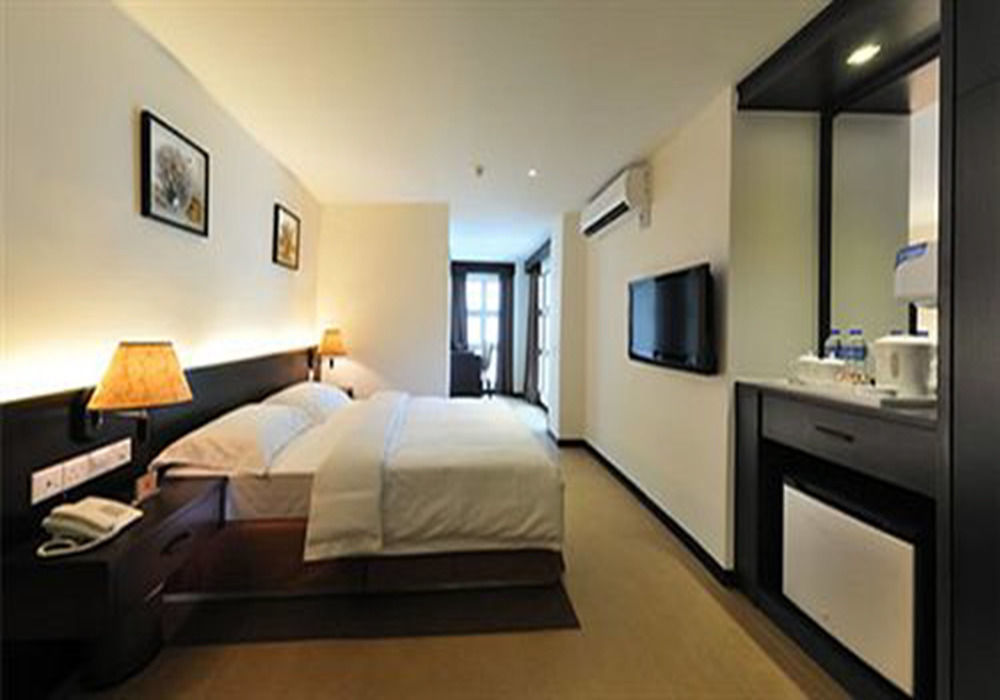E-Red Hotel Bandar Perda Bukit Mertajam Eksteriør billede